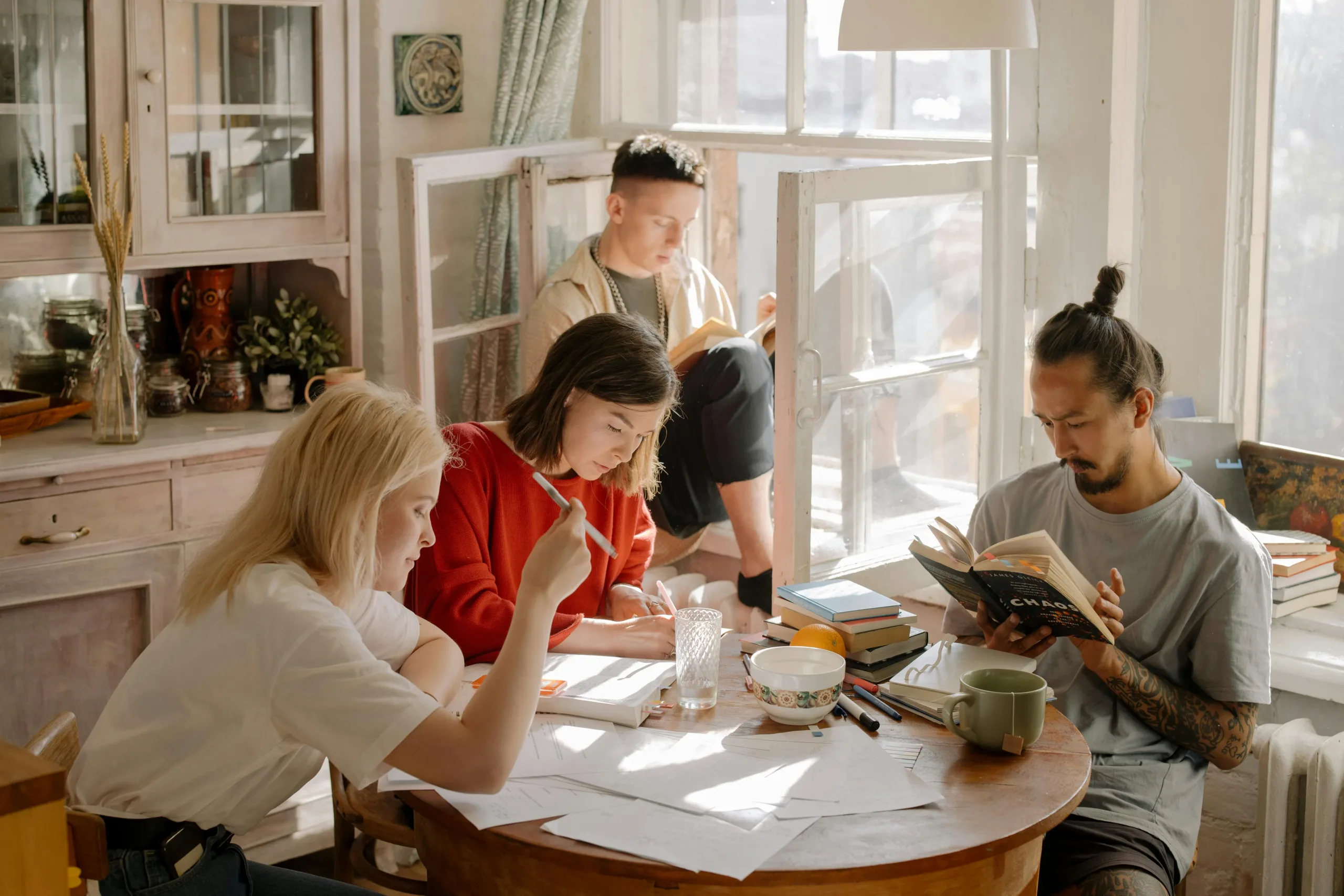 friends doing taxes
